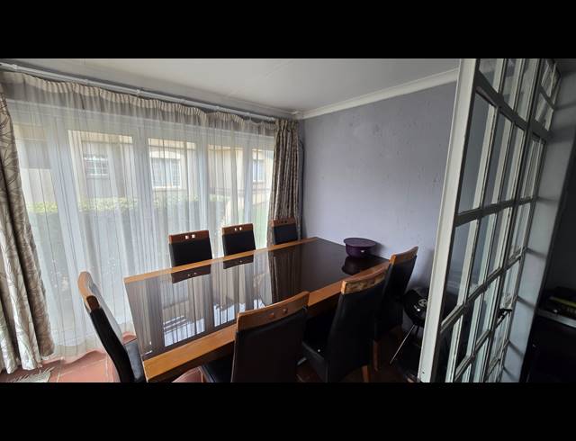 3 BEDROOM SECTIONAL TITLE FOR SALE IN CASTLEVIEW